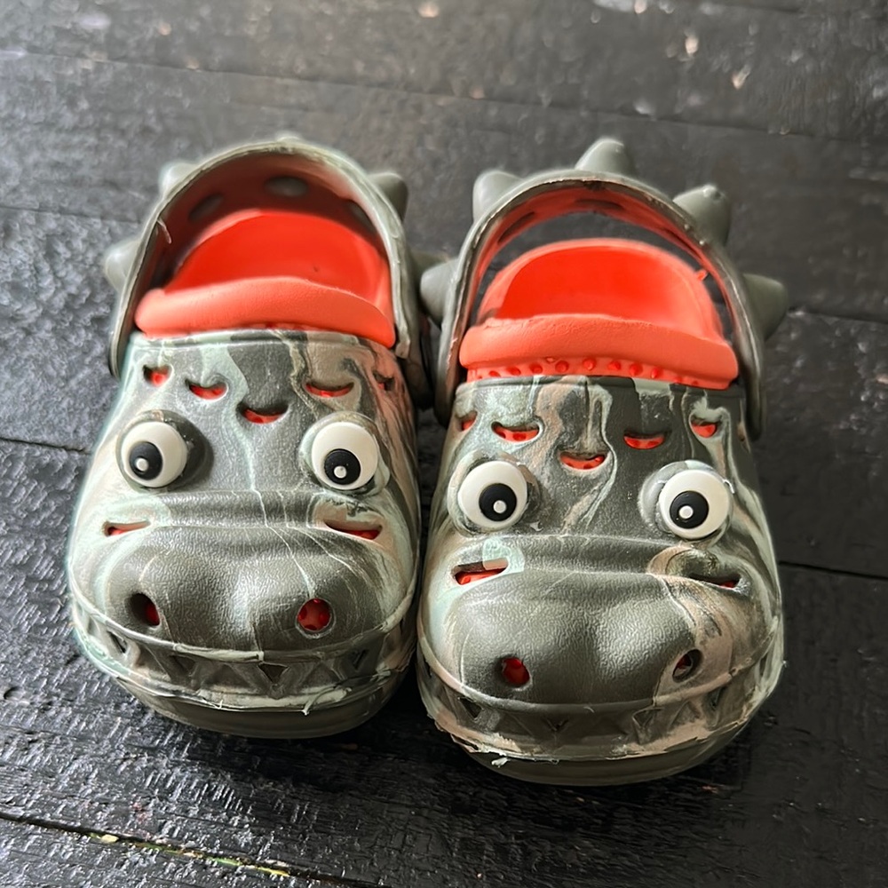 Capelli of New York Green and Orange Slippers with Playful Design